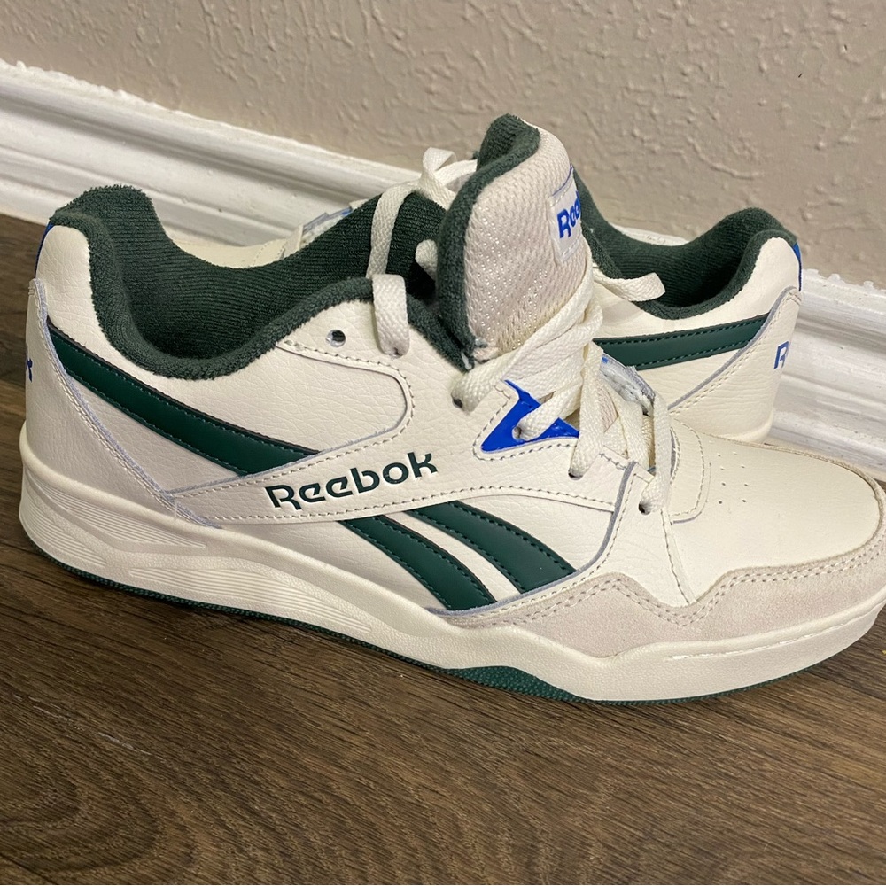 Reebok Men's BB 4000 II size 10 beige and green